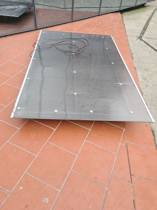 Покрив за вендинг машини