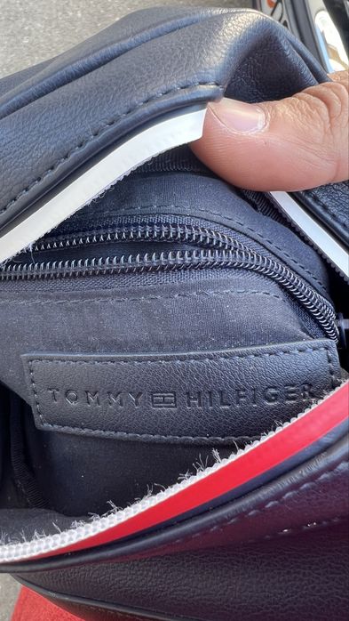 Borsetă TOMMY HILFIGER Essential Signature Small Bum Bag