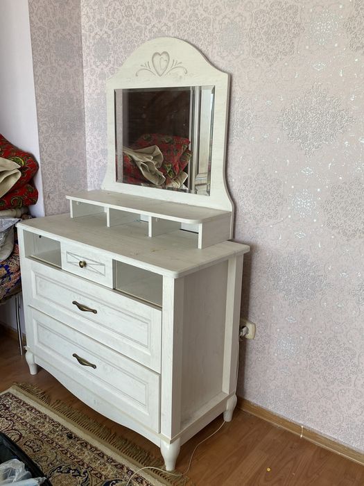 Комоды и тумбы