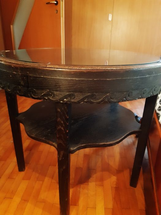 Vând masă veche din lemn