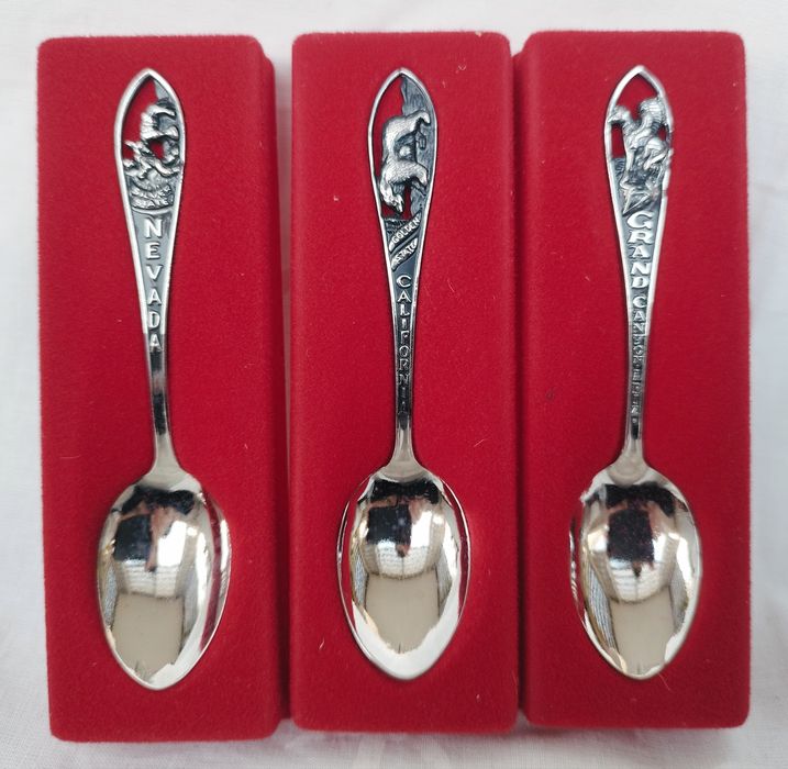 Pachet 3 lingurițe placate cu argint, pt colecționari din SUA  an 1995