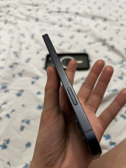 DOAR AZI la 650!!! Vand iPhone 12 64GB