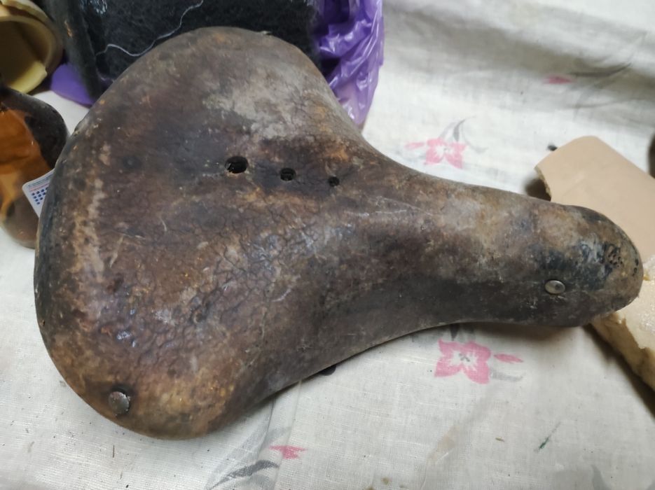 Кожаное седло на велосипед СССР