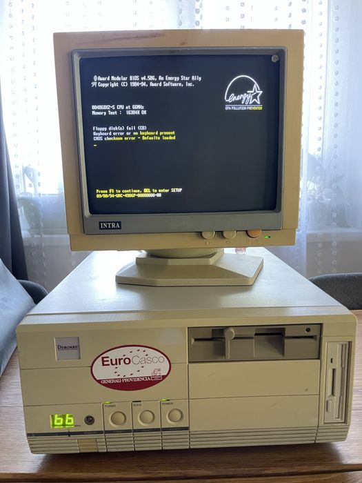 Pc retro unitate si monitor