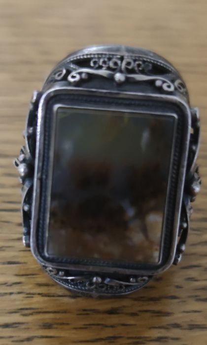 Перстень с камнем