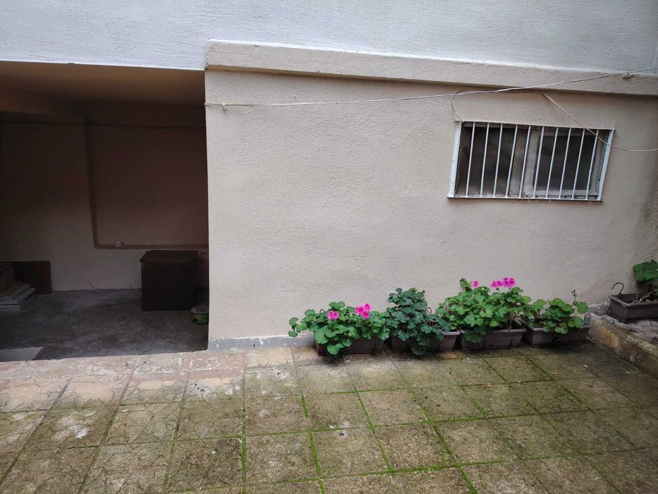 НОЩУВКИ за сам мъж под хотел Черно море