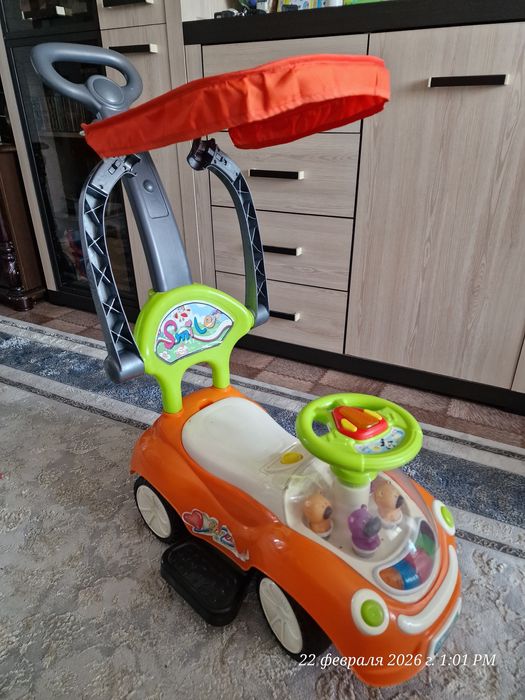 Детская каталка машинка