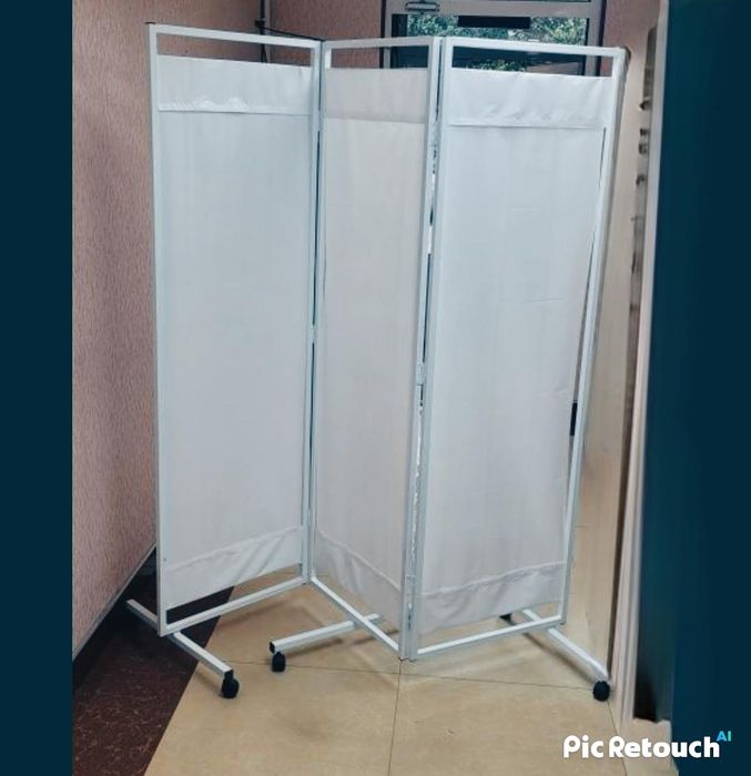 комната косметолога: кушетка. ширма..