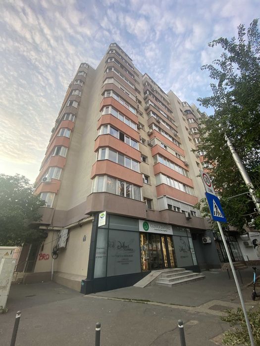Proprietar, apart 3 camere 84 mp bloc 1983 str Viitorului (Lizeanu), et 2/10