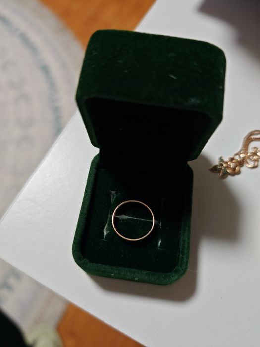 продам  женские кольца