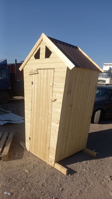 Уличный     туалет