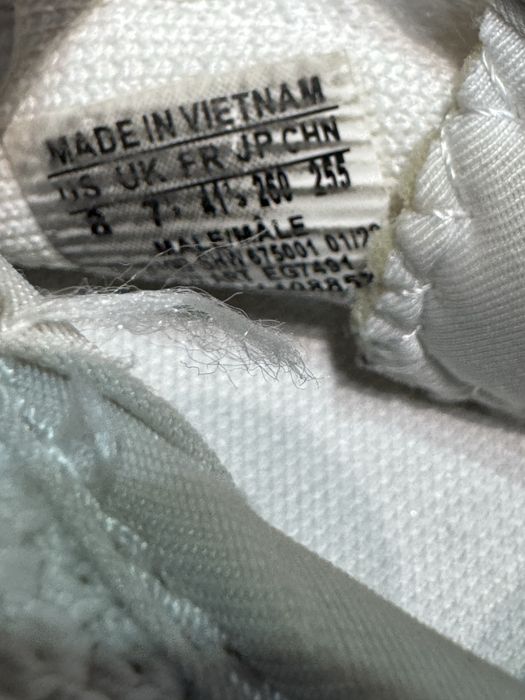 Маратонки ADIDAS YEEZY BOOST 350 V2 . Номер 41.5