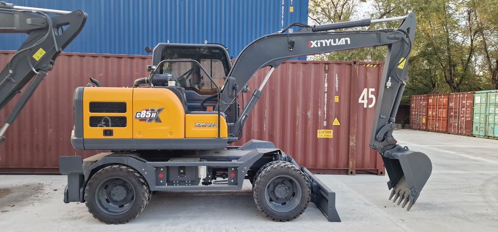 Колёсный экскаватор XINYUAN C85H
