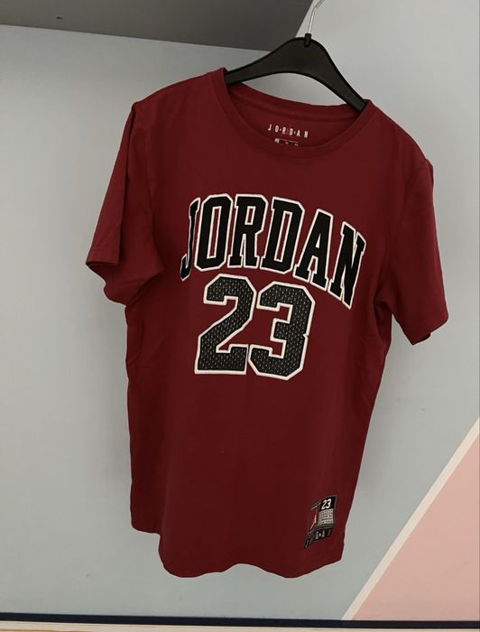 Продавам маркови тениски