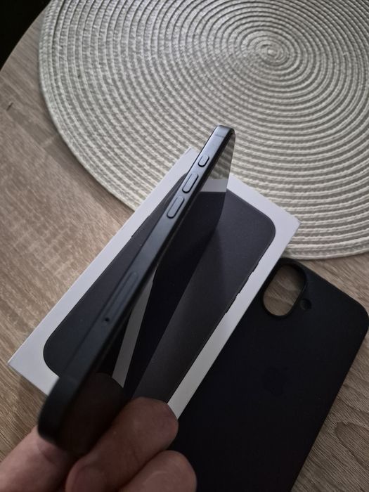 Vand Iphone 16 ca nou