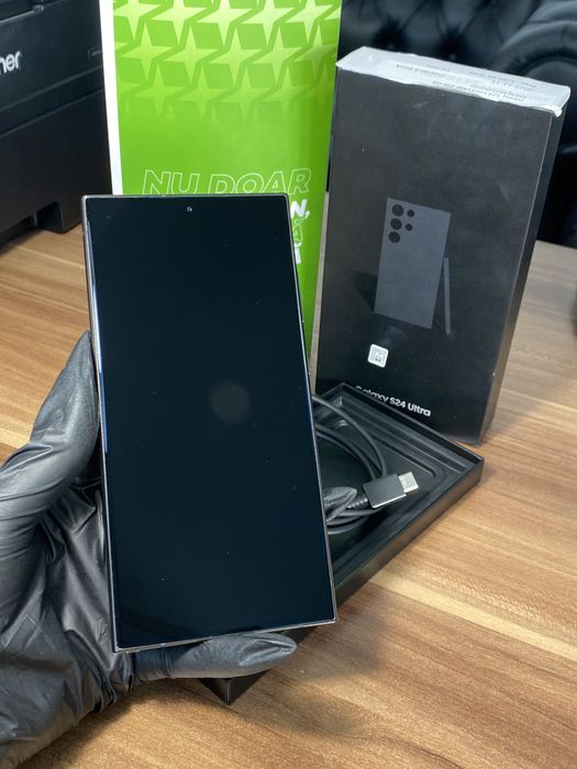 Samsung Galaxy s24 ultra • 256 GB • Titanium Black