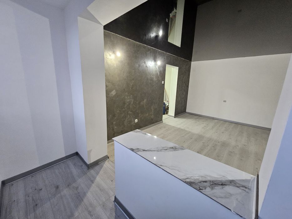 Apartament 2 camere,etaj 2, renovat, zona ultracentrală