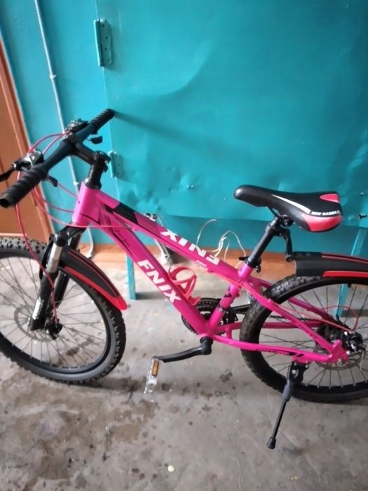 Велосипед подростковый на 10-14 лет.