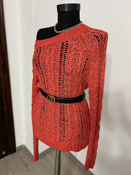 Pulover C&A cu găurele corai super chic