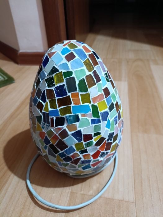 Светильник в форме яйца