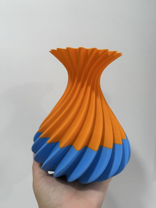 Vaza realizata la imprimanta 3D