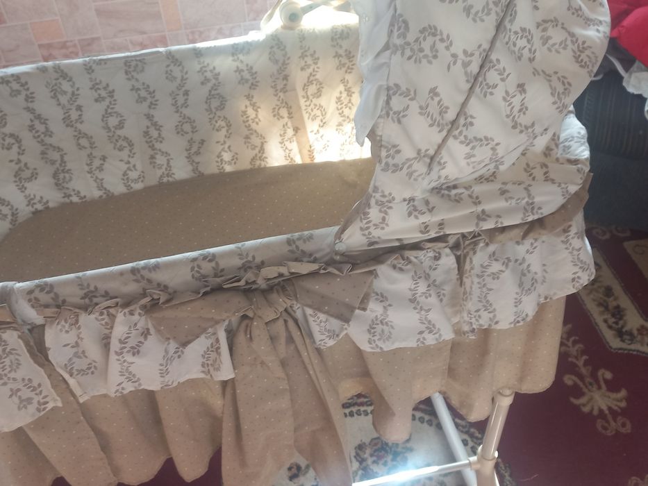 Продам манеж качалку