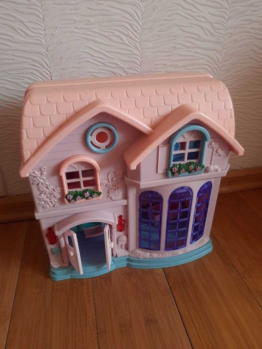 Продается кукольный домик