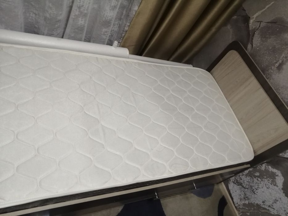 Продам кровать односпальную