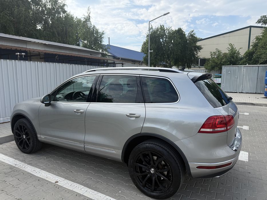 VOLKSWAGEN Touareg 2015 — imagine 3