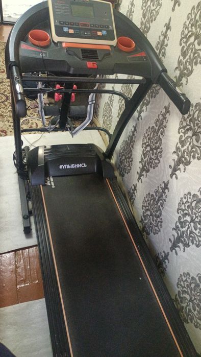 Беговая дорожка yugurish yolakchasi