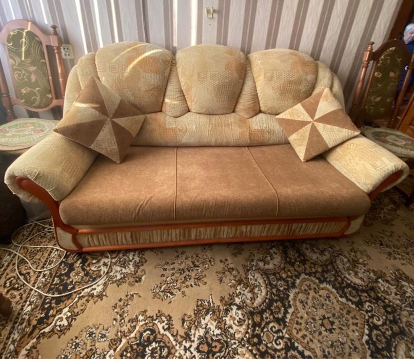 Продам диваны с креслом