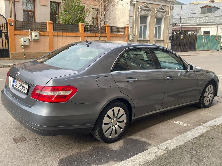 Mercedes-Benz  E
