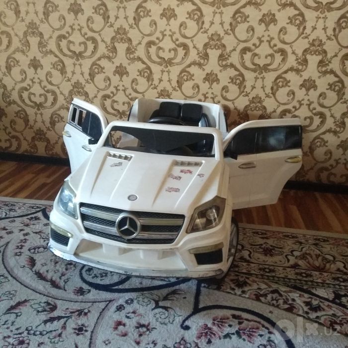 Detiski moshina sotiladi