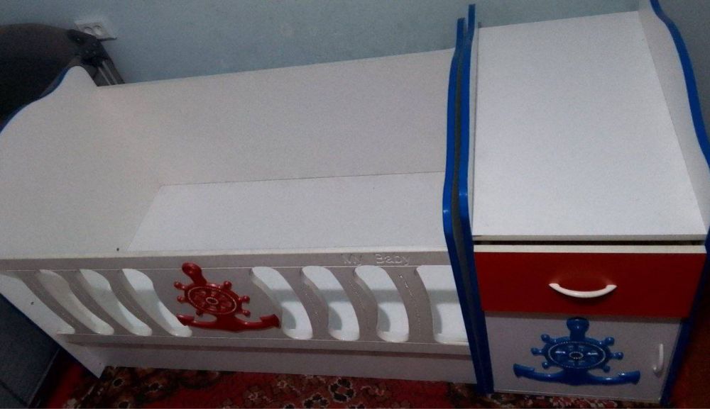 детский кроват сотилади