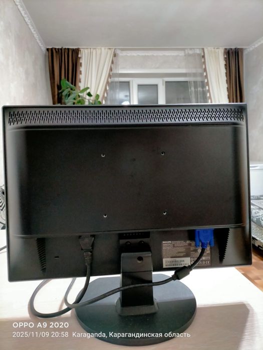 Монитор Philips для ПК