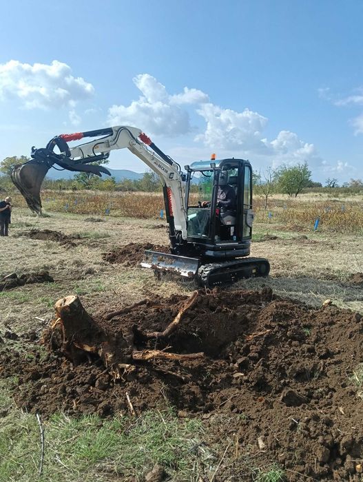 Услуги с мини багер  челен товарач фадрома Сливен Нова Загора Твърдица