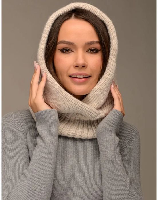 Капор (съемный капюшон)