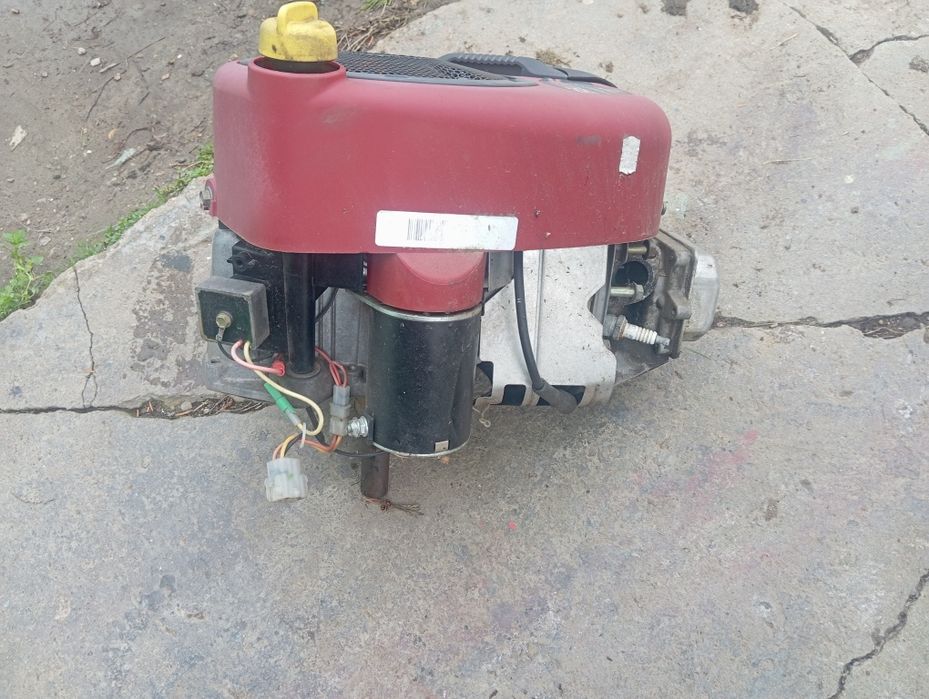 Двигател brings 13.5 на части