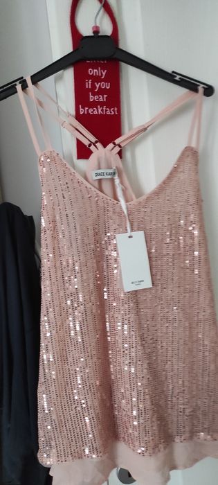 Top din paiete, nou,