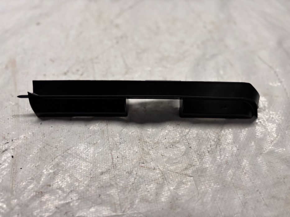 Държач на радиатора BMW G60/61/68/70