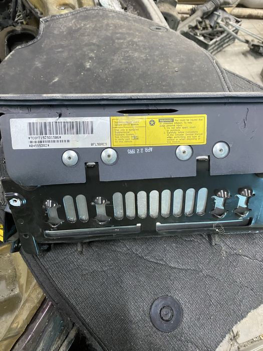 Подушка безопасности на торпеде