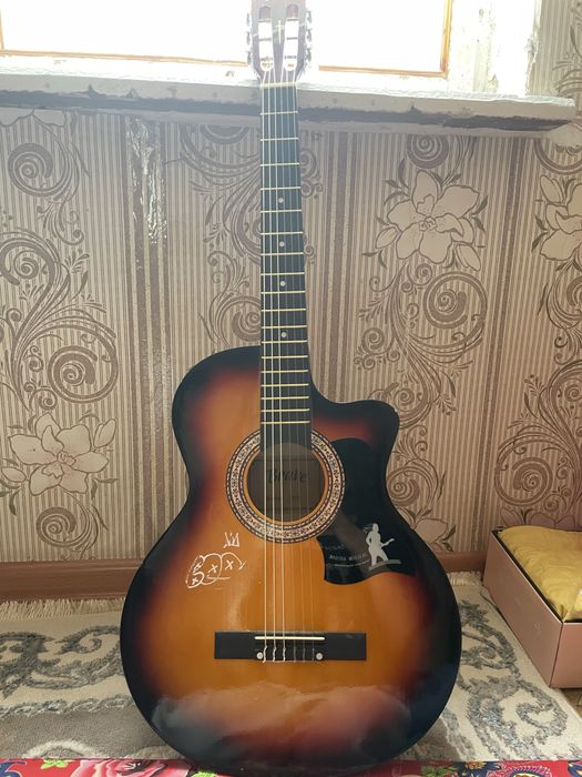 продам гитару