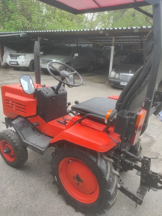 Мини. Трактор Кмз-012