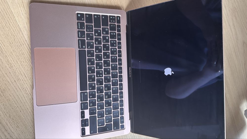 Apple MacBook Air M1 (13-inch, 2020) – Rose Gold | Stare bună