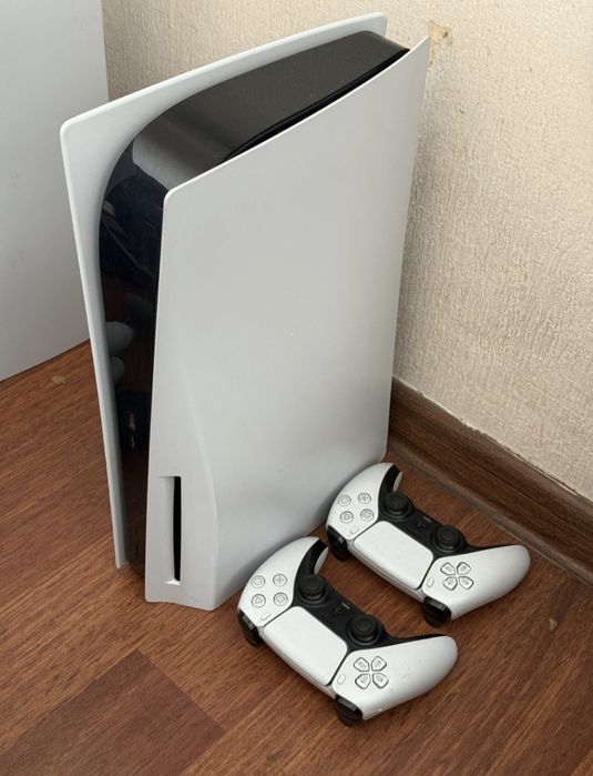 Play station 5 с играми вместе