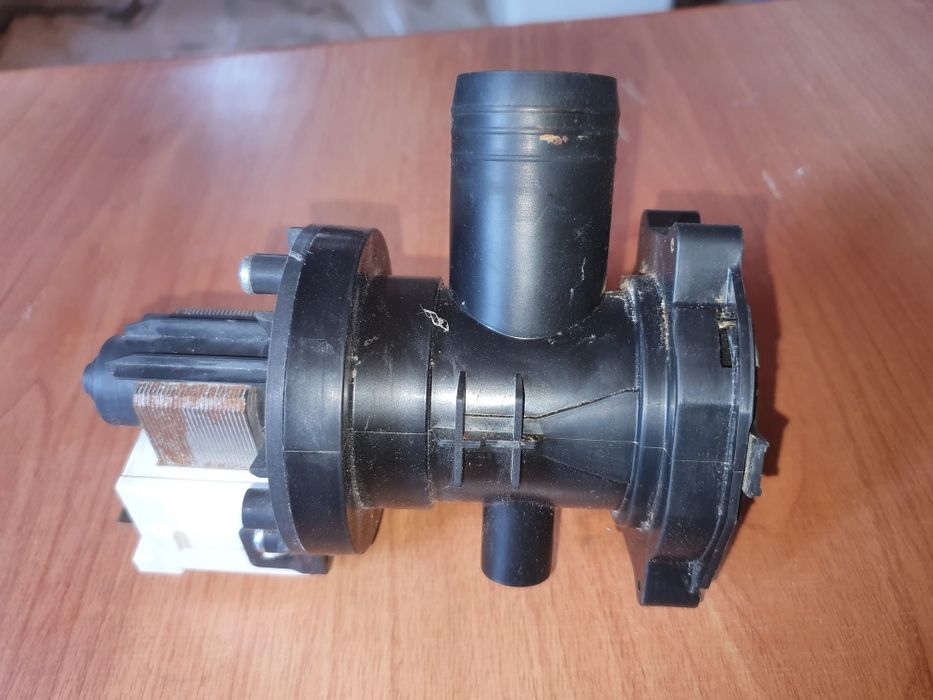 Сливной насос (помпа) в сборе для Indesit / Ariston