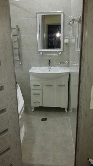 Уй сотилади , 1 этаж 3 хонани 4 хона килинган 77 КВ, +подвал+ навес