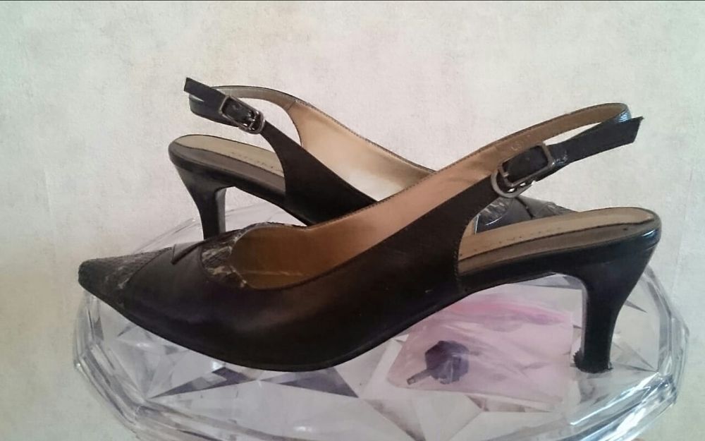 Продам женские туфли