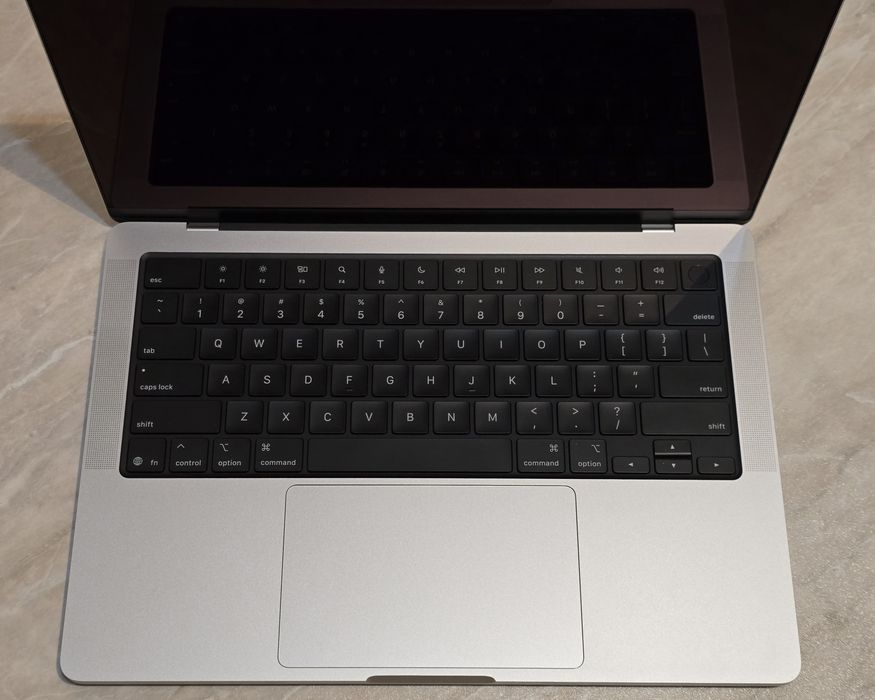 MacBook Pro 14 M5 16/512