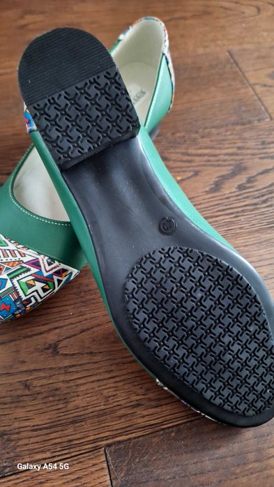 Естествена кожа. Нови.